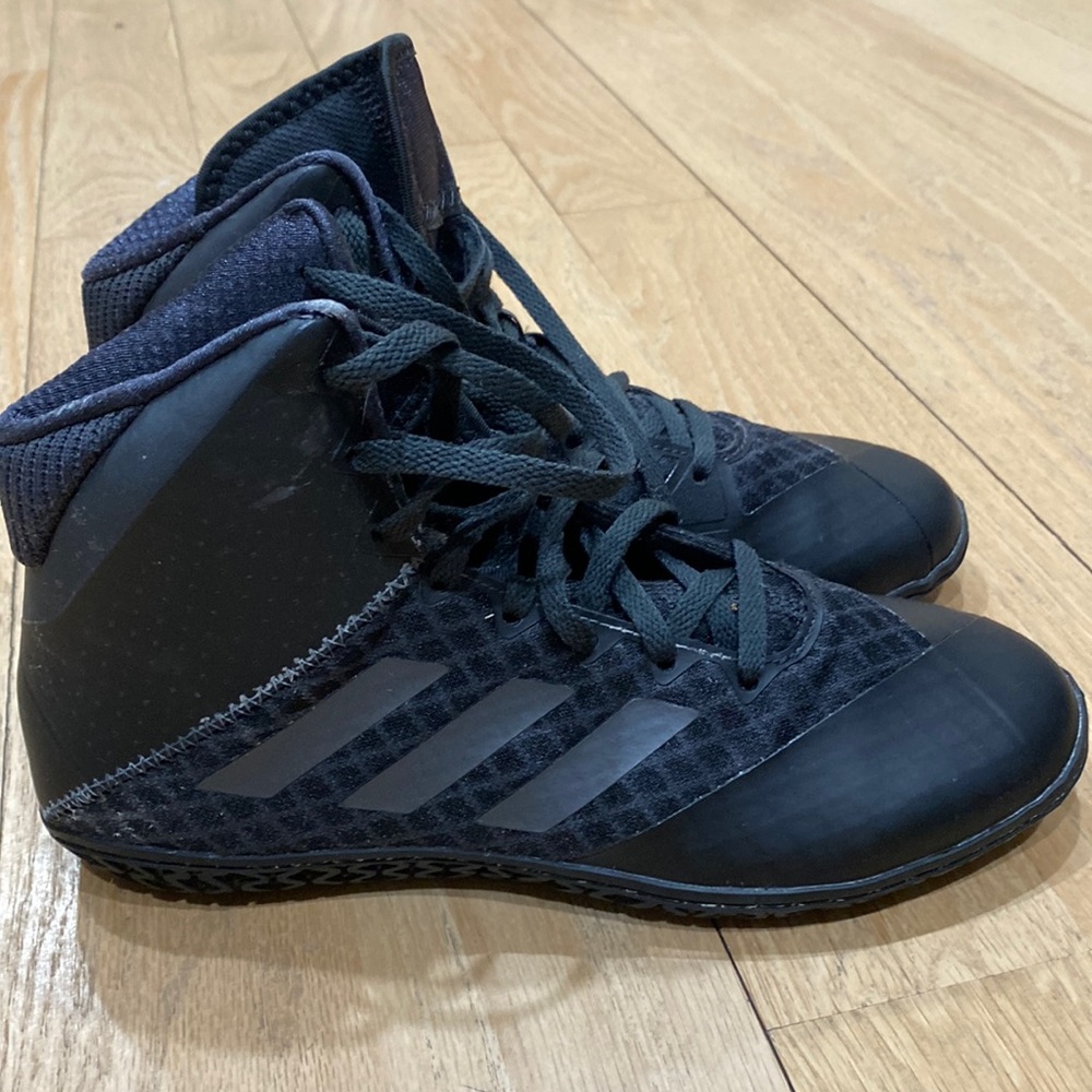 Like new worn once adidas Mat Wizard Wrestling Shoes Sz 51/2 Black/carbon 5 1/2